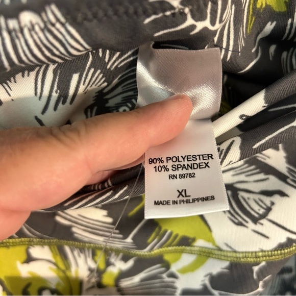 Natori‎ Gray and Green Floral Leggings new size XL. - Picture 5 of 6